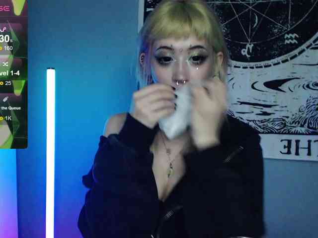 Trish-Taylor webcam