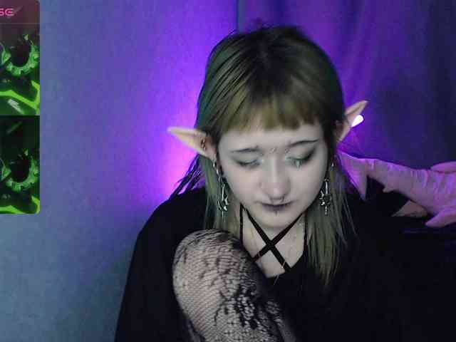 Trish-Taylor webcam