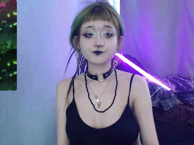 Trish-Taylor webcam