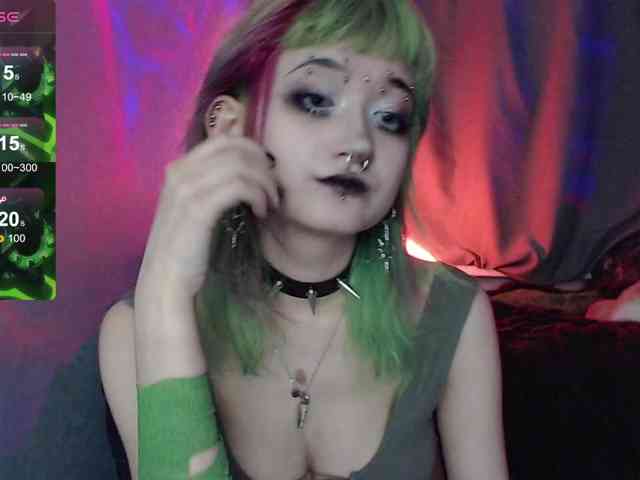 Trish-Taylor webcam