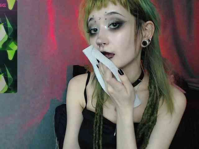 Trish-Taylor webcam