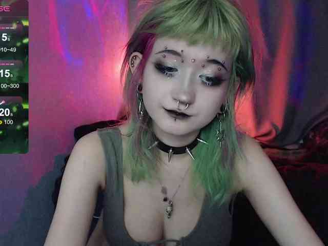 Trish-Taylor webcam