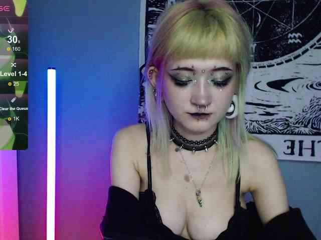Trish-Taylor webcam