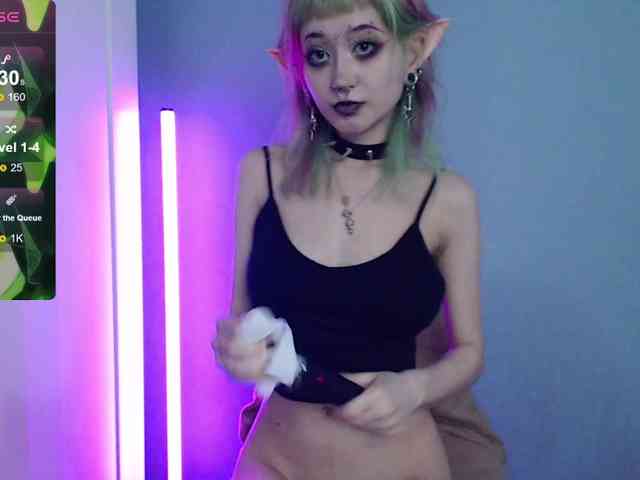 Trish-Taylor webcam