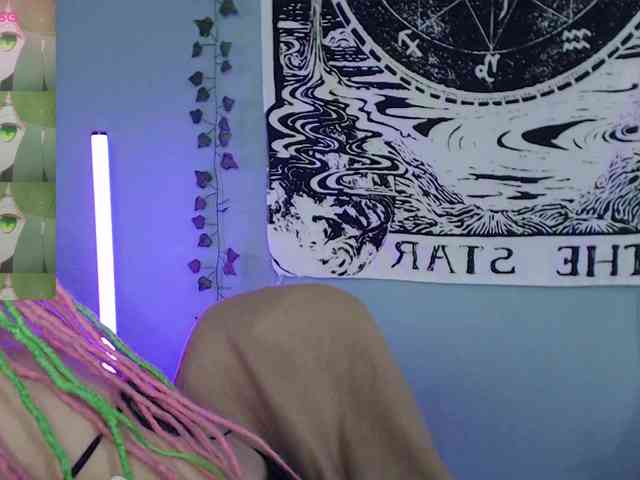 Trish-Taylor webcam