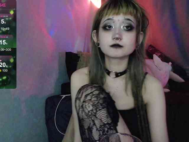 Trish-Taylor webcam