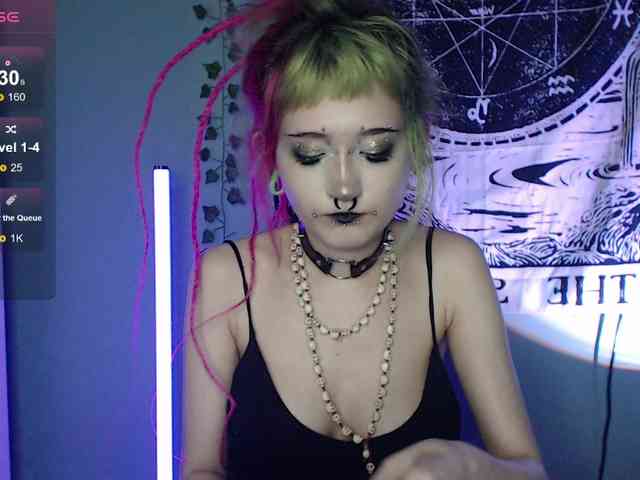 Trish-Taylor webcam