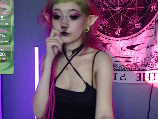 Trish-Taylor webcam