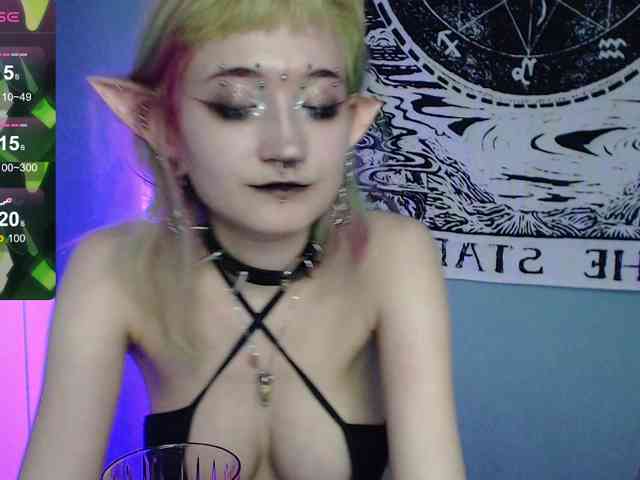 Trish-Taylor webcam