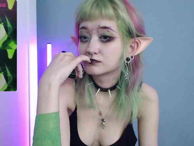 Trish-Taylor webcam