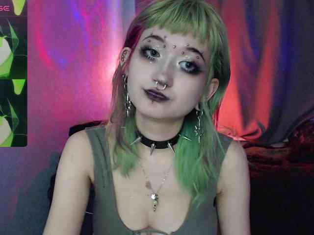 Trish-Taylor webcam