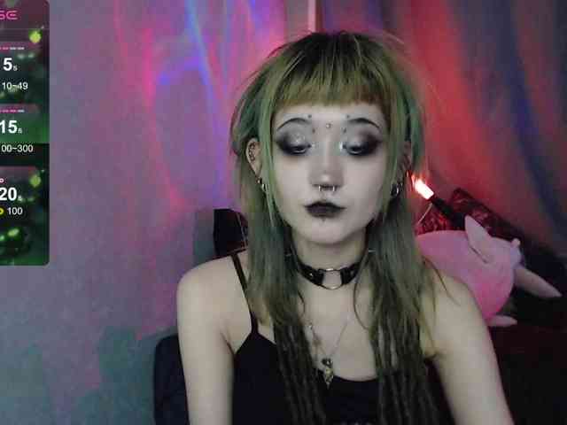 Trish-Taylor webcam