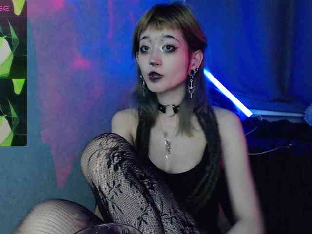 Trish-Taylor webcam