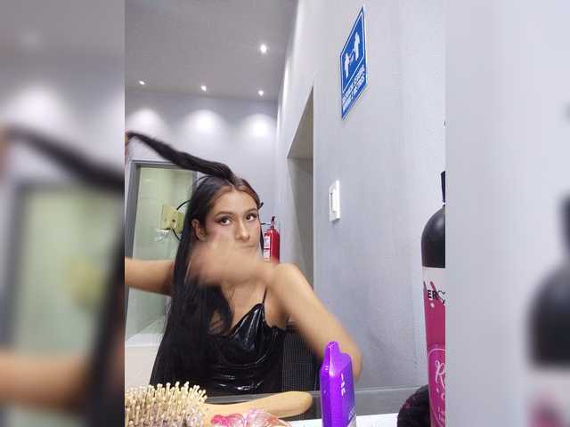 Tara-Hillss live cam on BongaCams