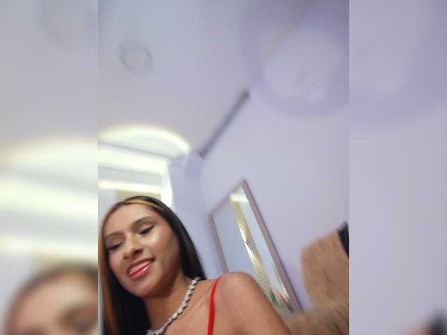Tara-Hillss live cam on BongaCams