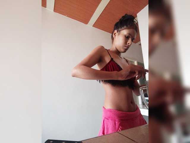 Tara-Hillss live cam on BongaCams