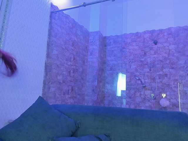Tara-Hillss live webcam show