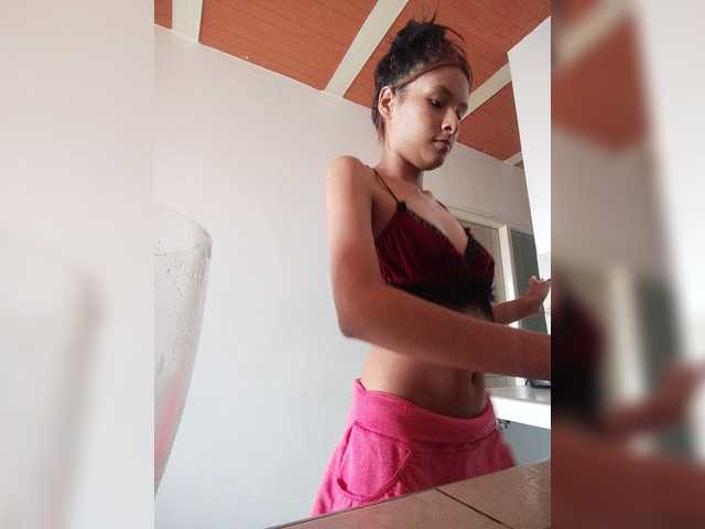 Tara-Hillss live cam on BongaCams