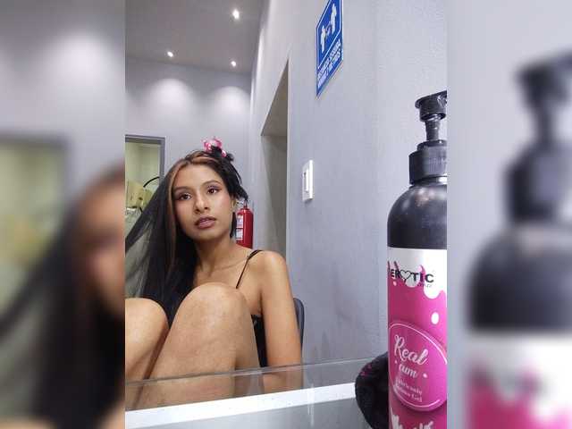 Tara-Hillss live cam on BongaCams