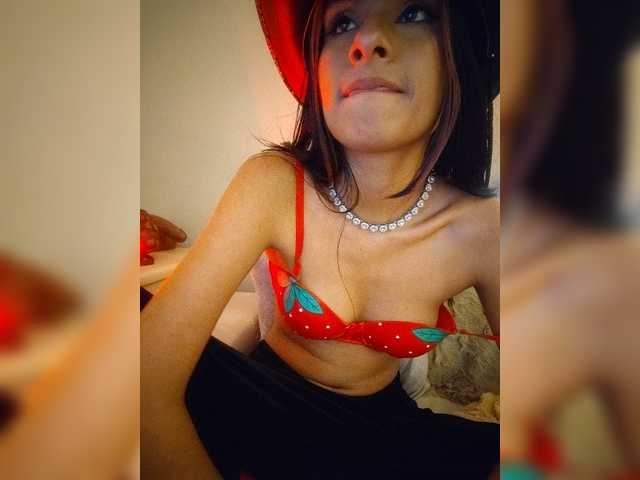 Tara-Hillss live cam on BongaCams