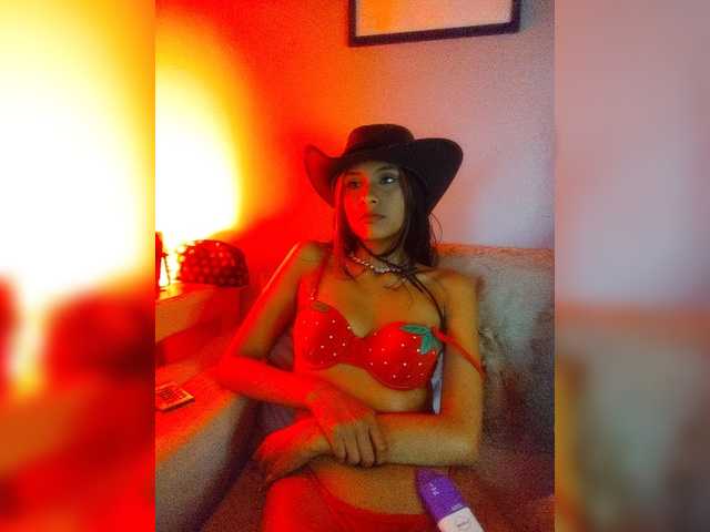 Tara-Hillss live cam on BongaCams