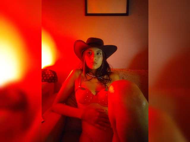 Tara-Hillss live cam on BongaCams