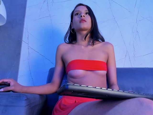 Tara-Hillss live cam on BongaCams