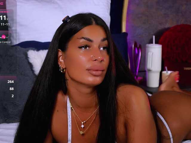 EvaRayne live cam preview