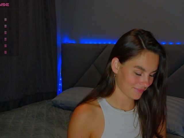 SeLeNaa live webcam show