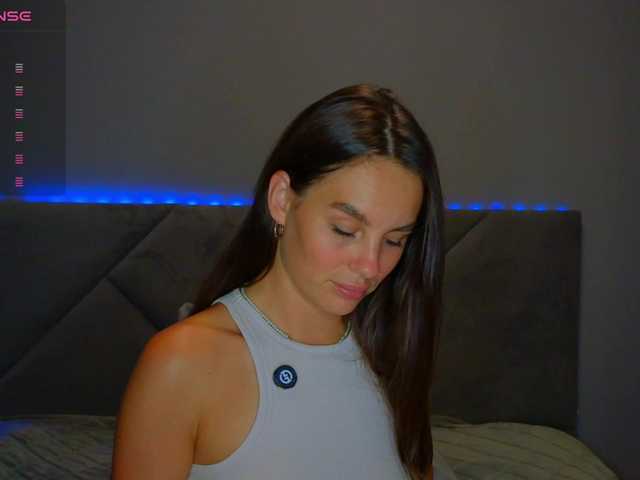 SeLeNaa live webcam show