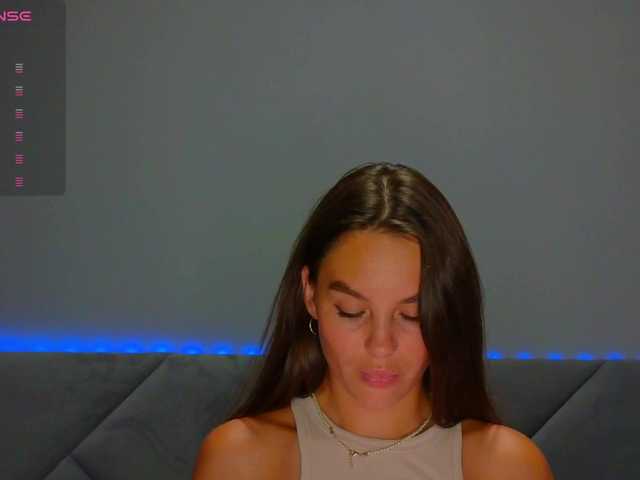 SeLeNaa live webcam show