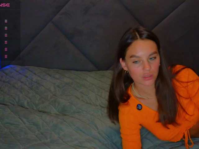 SeLeNaa live webcam show