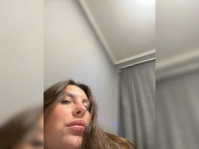 VALERIYAAA live cam preview