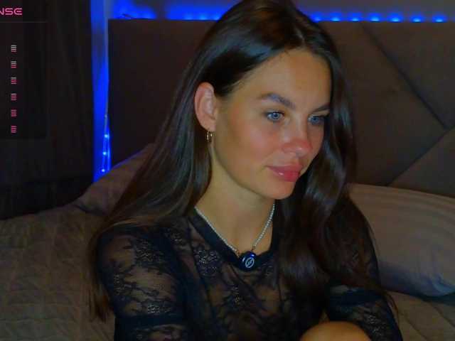 SeLeNaa live webcam show