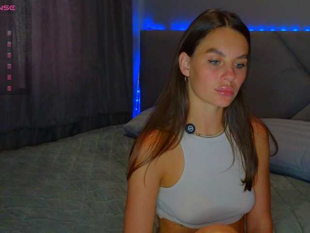 SeLeNaa live webcam show