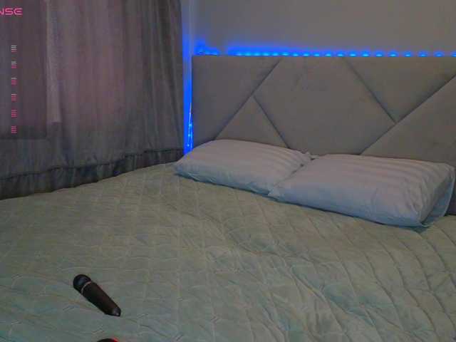 SeLeNaa live webcam show