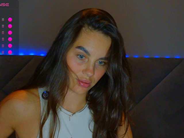 VALERIYAAA live webcam show