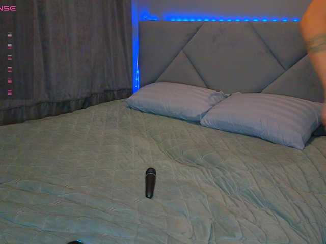 SeLeNaa live webcam show