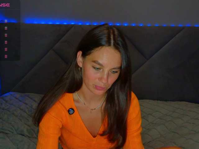 SeLeNaa live webcam show