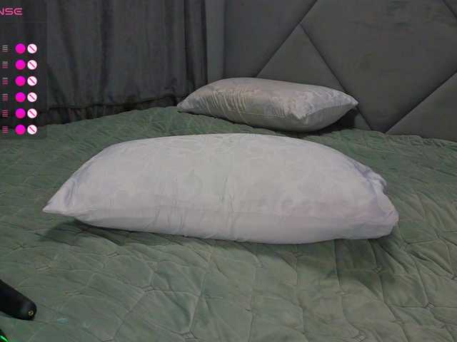 SeLeNaa live cam