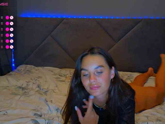 SeLeNaa - Girl 