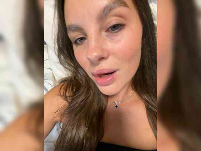 SeLeNaa - Girl 