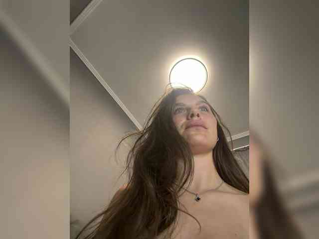 SeLeNaa - Girl 