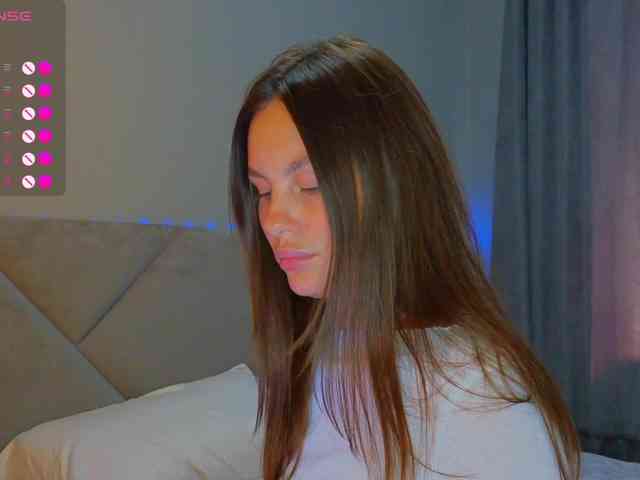 SeLeNaa - Girl 