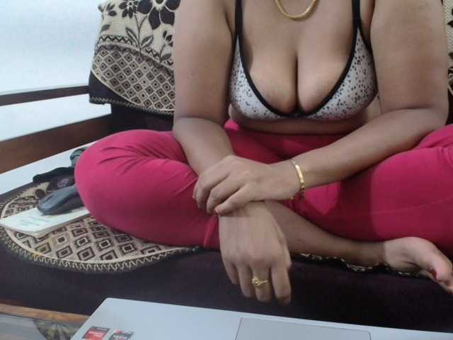 ShruthiIndian56 live cam on BongaCams