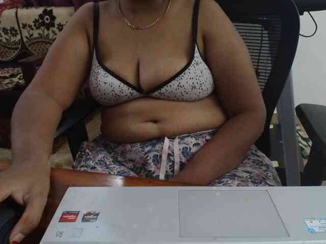 ShruthiIndian56 webcam