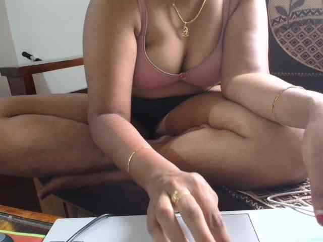ShruthiIndian56 webcam