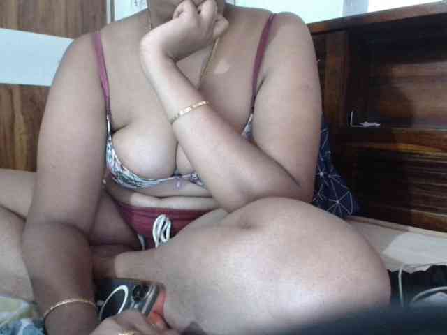 ShruthiIndian56 webcam