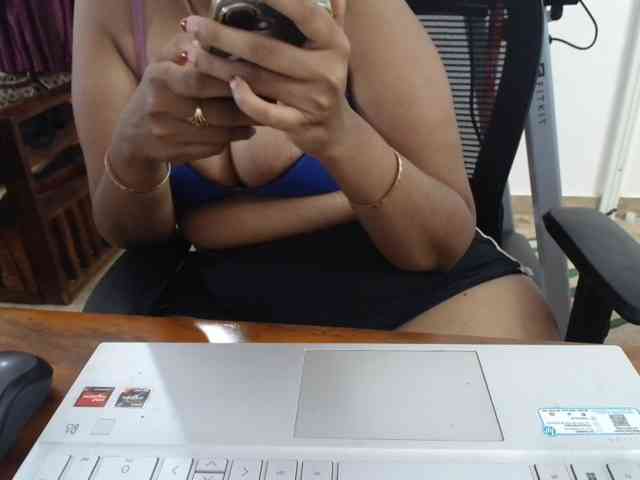 ShruthiIndian56 webcam