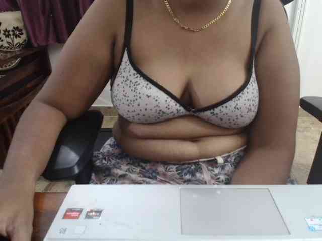 ShruthiIndian56 webcam